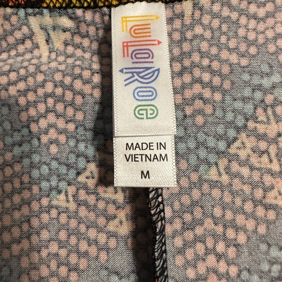 LulaRoe Perfect T - Size Medium - Picture 2 of 4